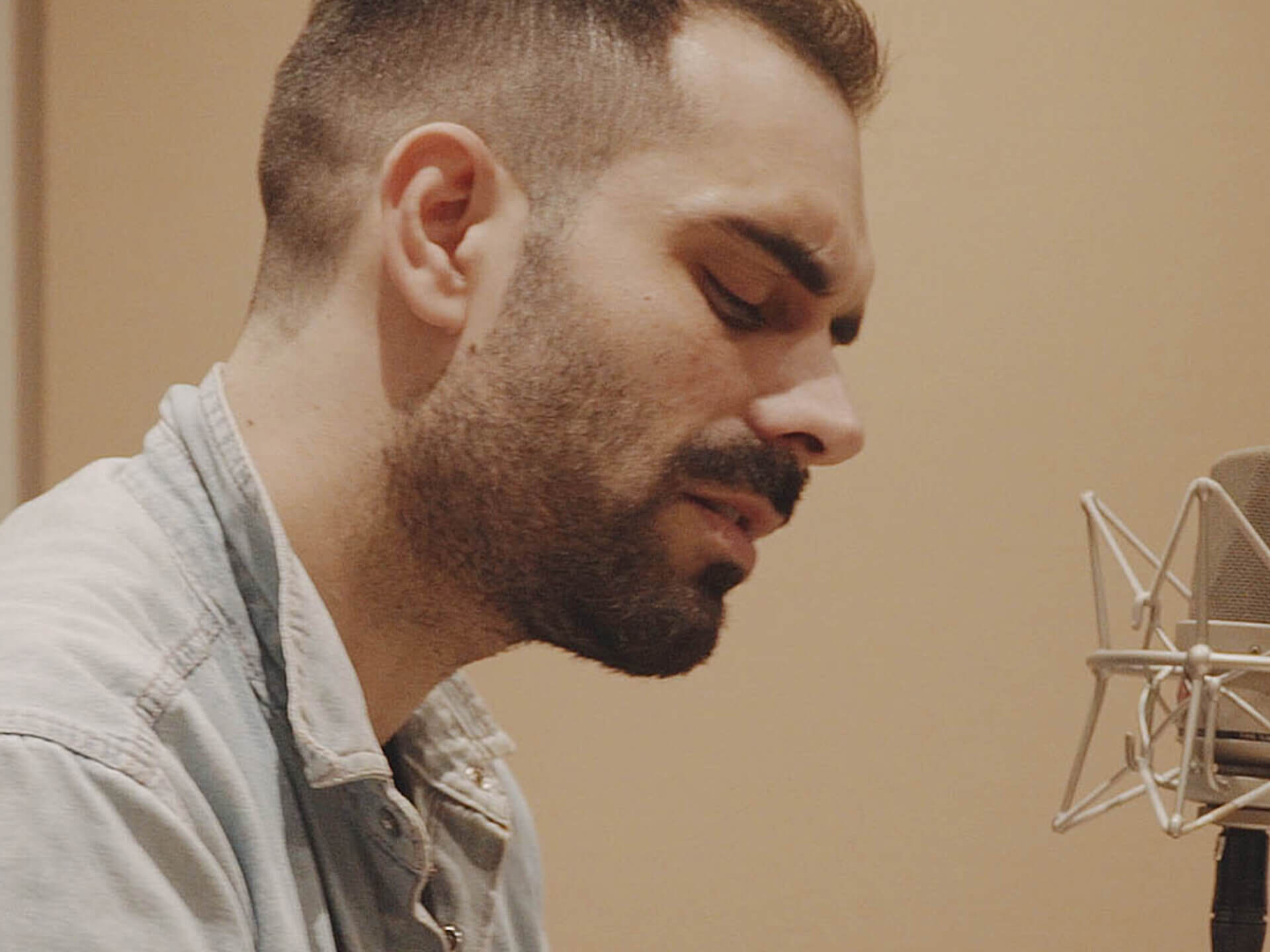 Κυκλοφορεί από την Heaven Music