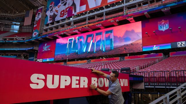 Φωτογραφία του γηπέδου του Super Bowl προετοιμασίες για την μεγάλη βραδιά