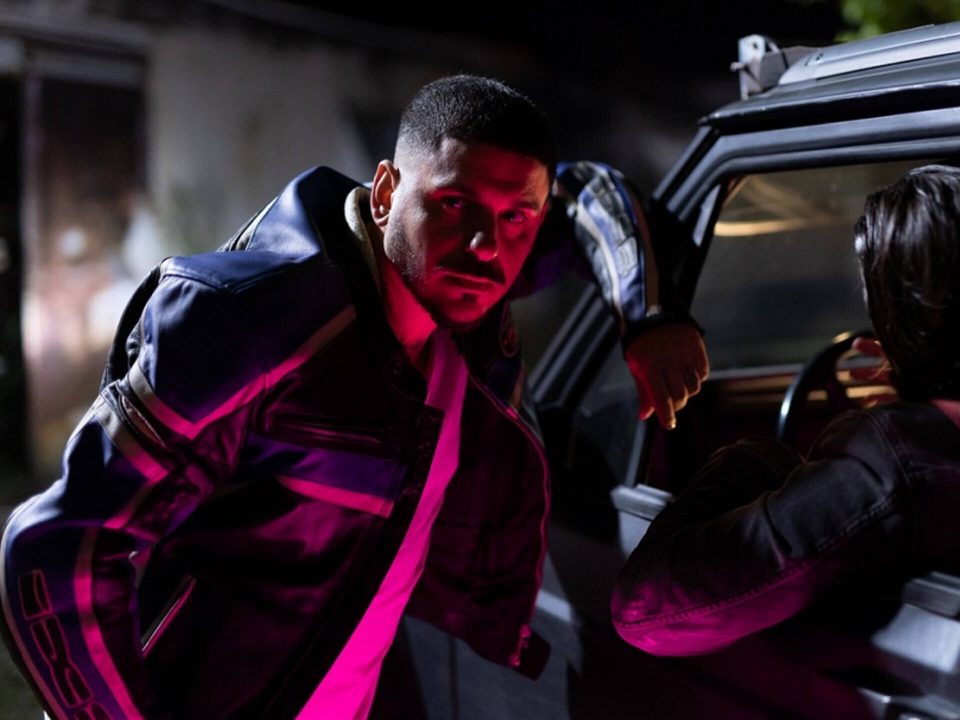 Stan Αντιπαριώτης – Και Όλα Αυτά Επειδή