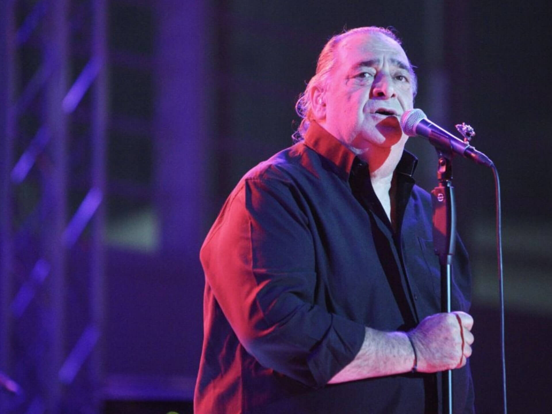 Βασίλης Καρράς: Επιστρέφει