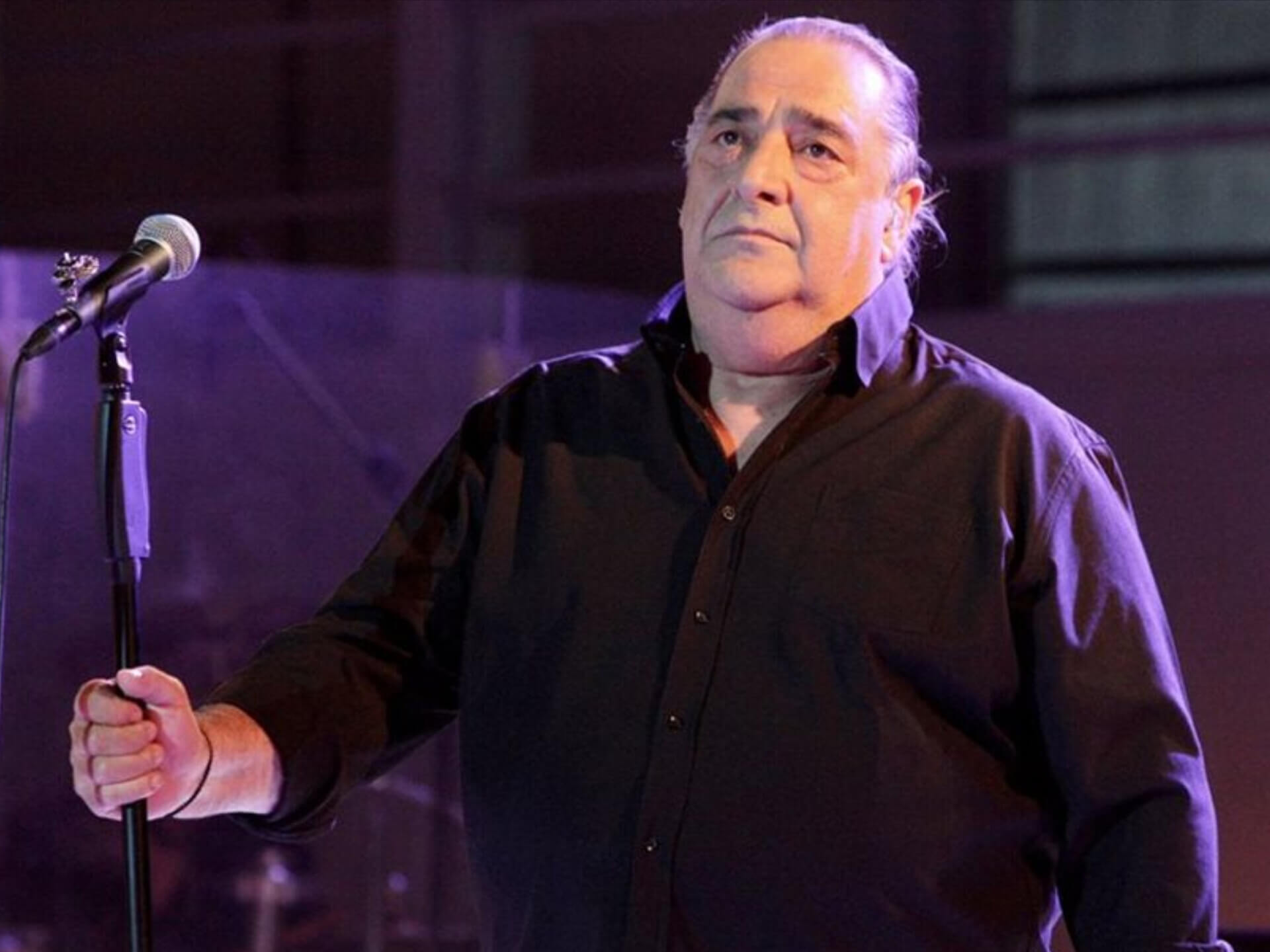 Βασίλης Καρράς: Νέο άλμπουμ «Είμαι Εδώ»