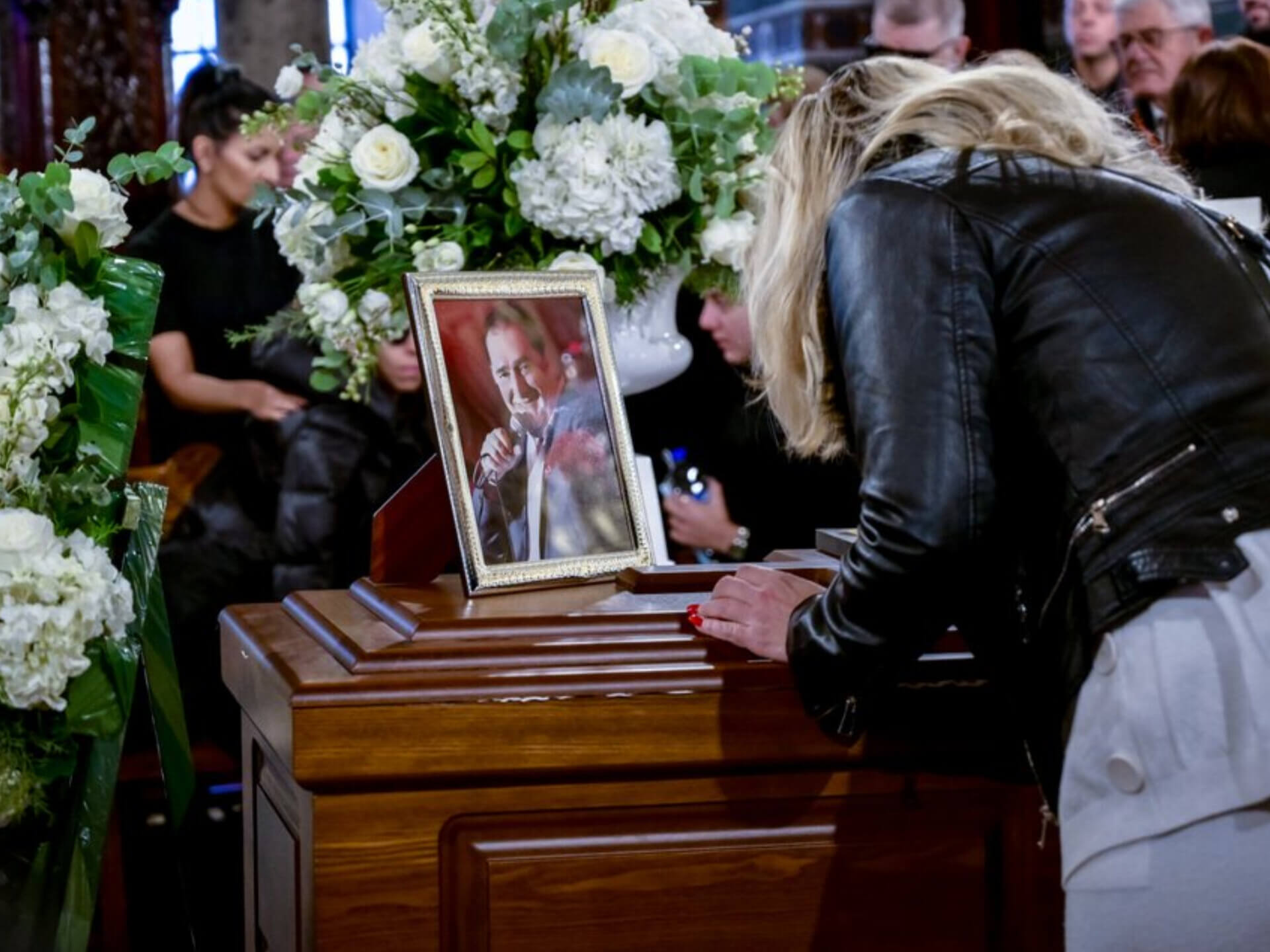 Κηδεία Καρρά: LIVE Όλα όσα έγιναν στην κηδεία του στο Κοκκινοχώρι